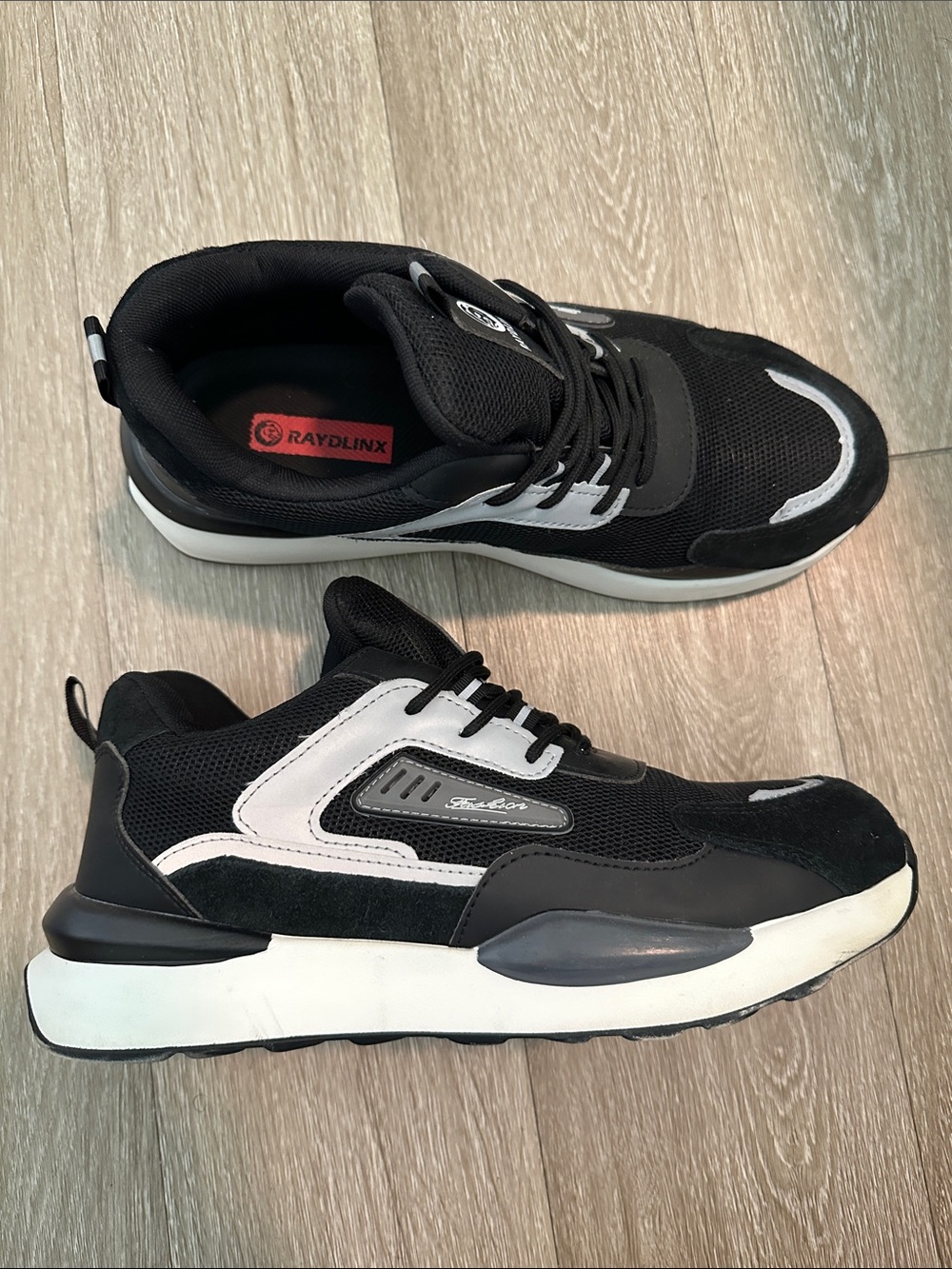 Men’s Black & White Casual Sneakers